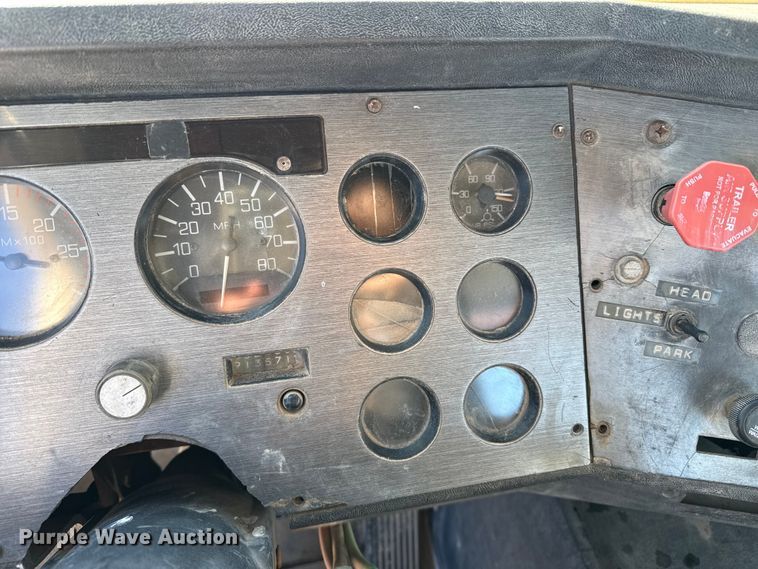 image for item EP2903 1990 White GMC reel truck