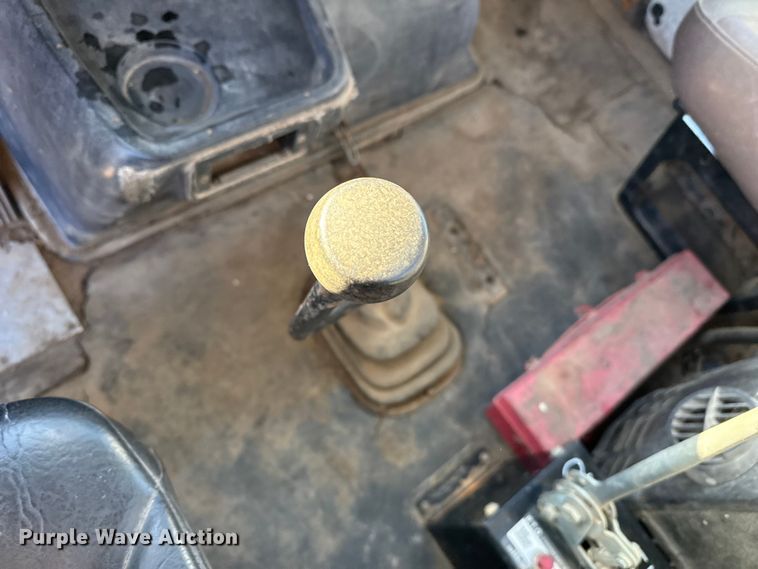 image for item EP2903 1990 White GMC reel truck