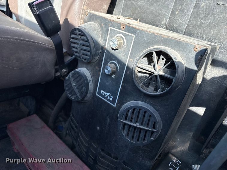 image for item EP2903 1990 White GMC reel truck