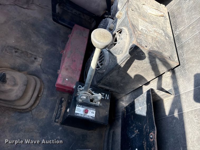 image for item EP2903 1990 White GMC reel truck