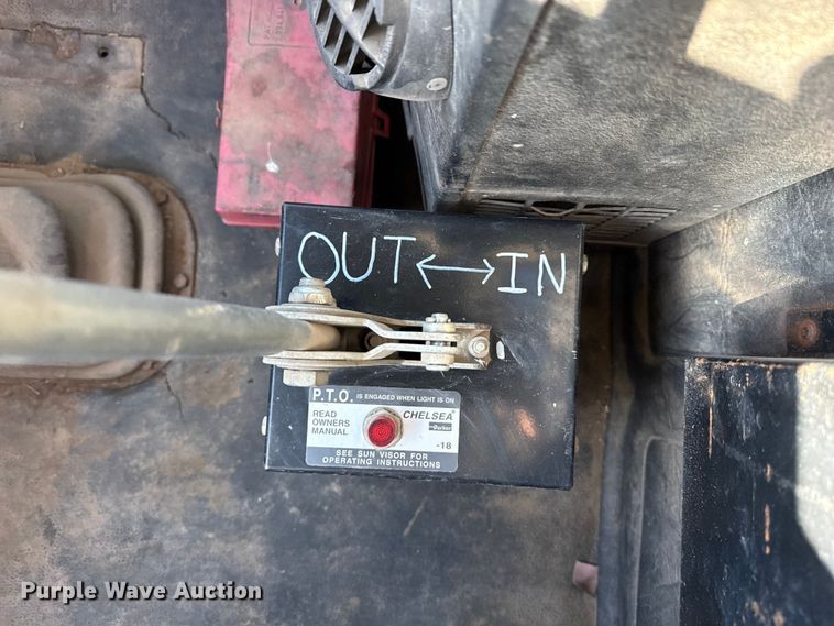 image for item EP2903 1990 White GMC reel truck