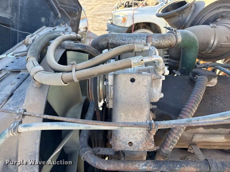 image for item EP2903 1990 White GMC reel truck