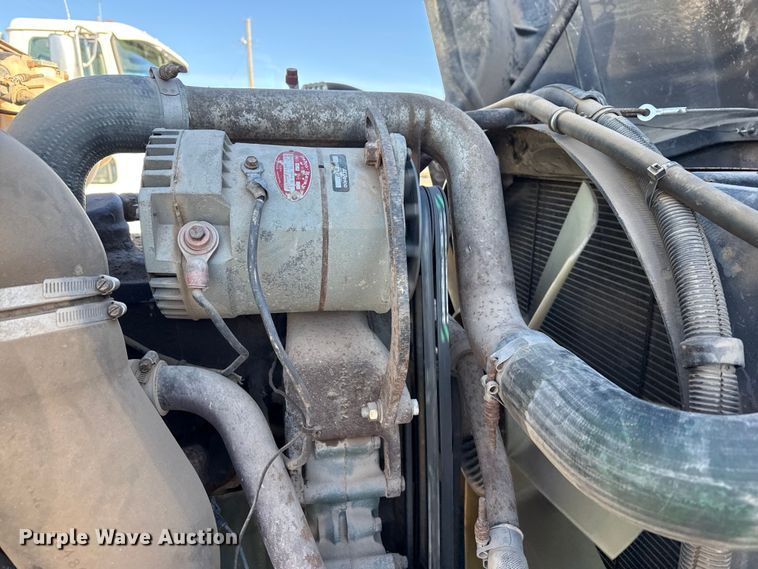 image for item EP2903 1990 White GMC reel truck