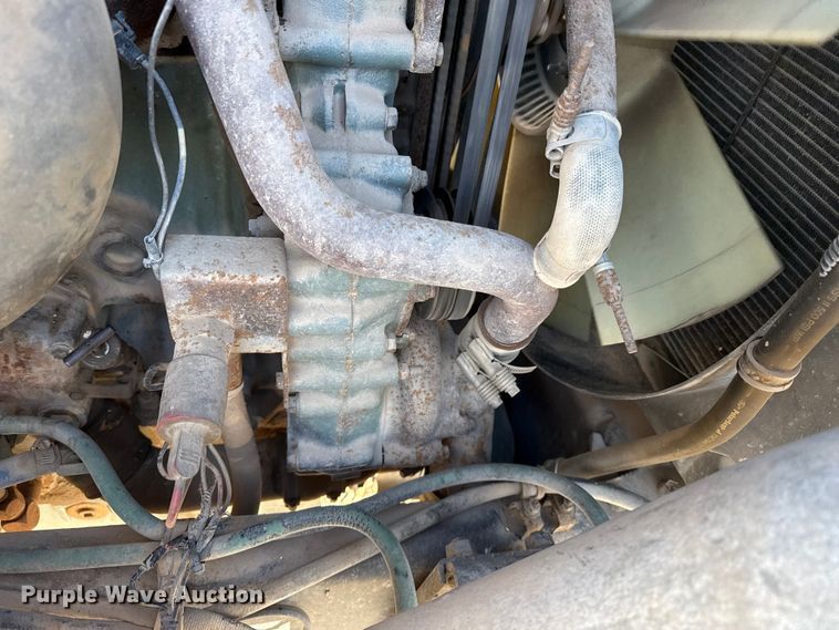 image for item EP2903 1990 White GMC reel truck