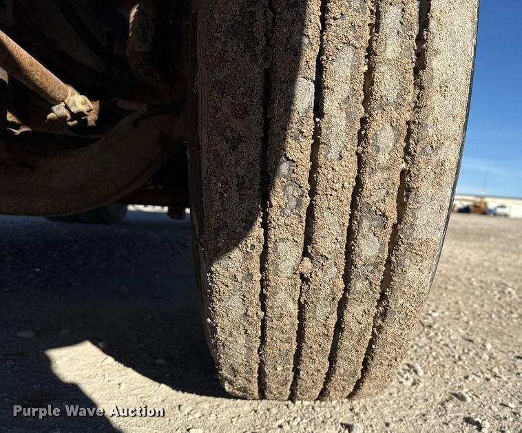 image for item EP2903 1990 White GMC reel truck