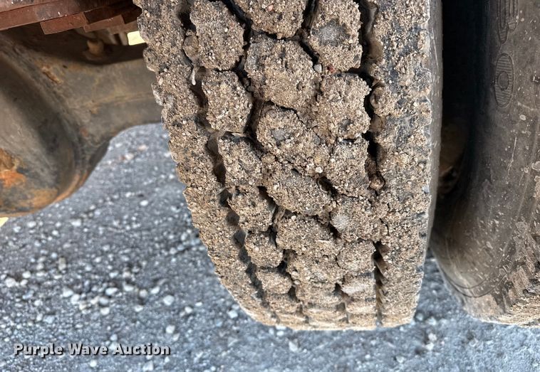 image for item EP2903 1990 White GMC reel truck