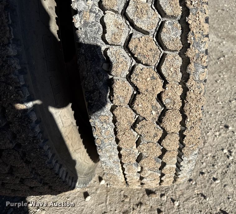 image for item EP2903 1990 White GMC reel truck