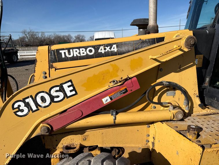 image for item EP2905 1998 John Deere 310SE backhoe