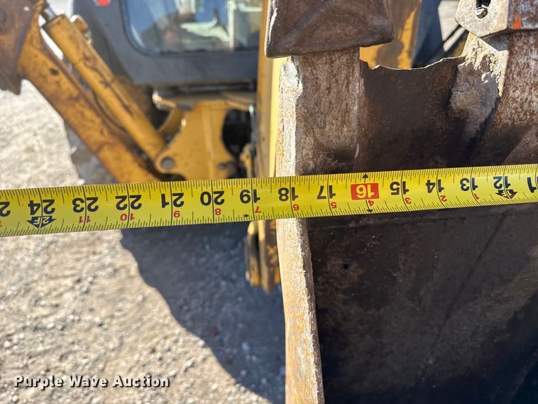 image for item EP2905 1998 John Deere 310SE backhoe