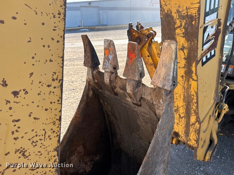 image for item EP2905 1998 John Deere 310SE backhoe