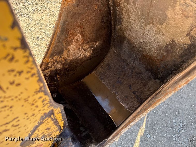 image for item EP2905 1998 John Deere 310SE backhoe