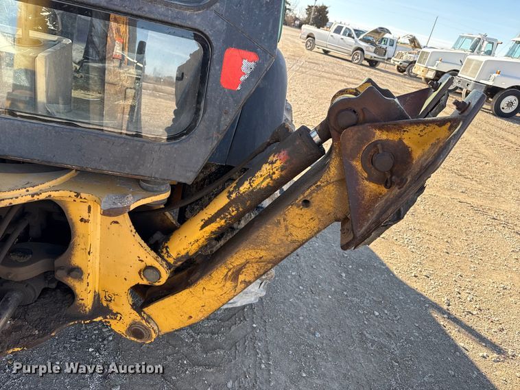 image for item EP2905 1998 John Deere 310SE backhoe