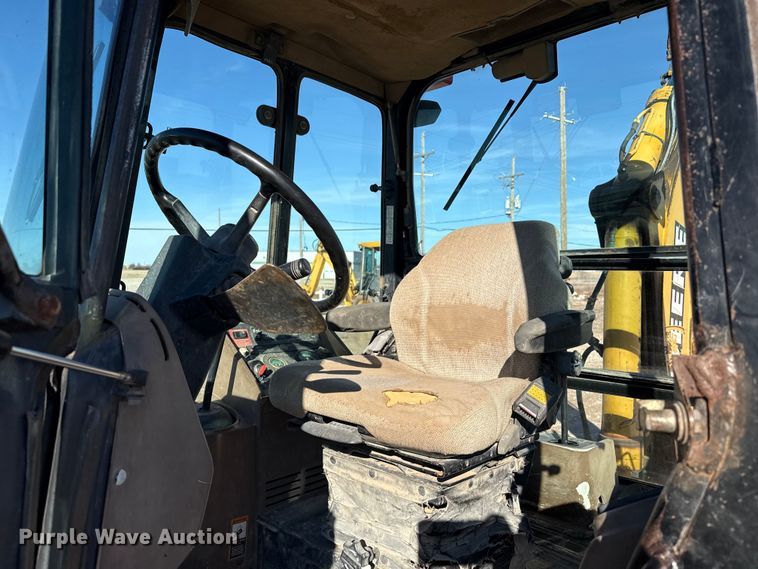 image for item EP2905 1998 John Deere 310SE backhoe