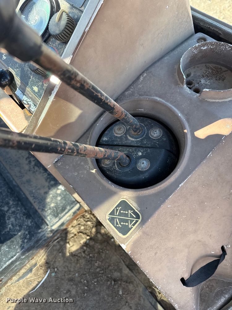 image for item EP2905 1998 John Deere 310SE backhoe