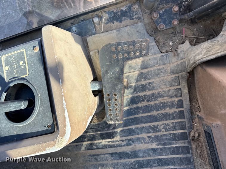 image for item EP2905 1998 John Deere 310SE backhoe