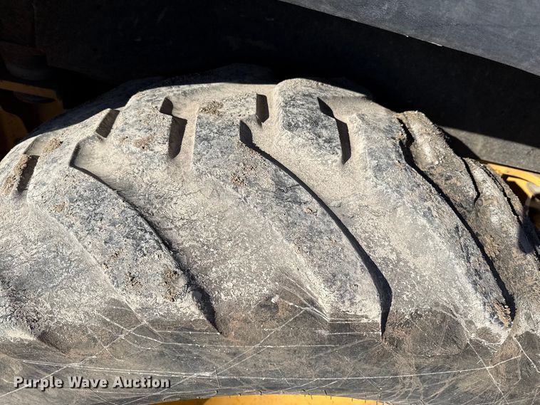 image for item EP2905 1998 John Deere 310SE backhoe