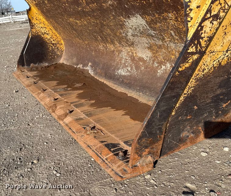 image for item EP2906 2004 John Deere 310SG backhoe