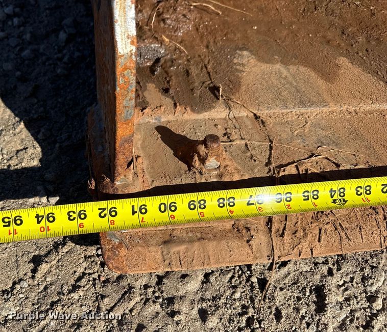 image for item EP2906 2004 John Deere 310SG backhoe