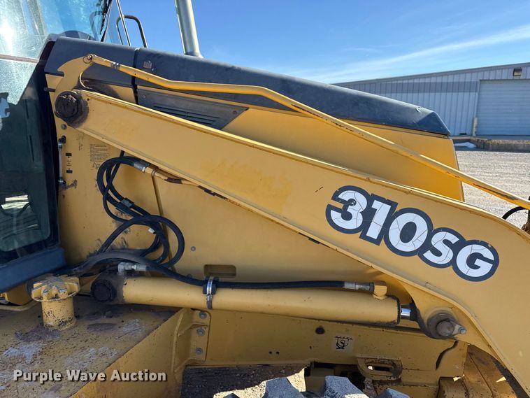 image for item EP2906 2004 John Deere 310SG backhoe