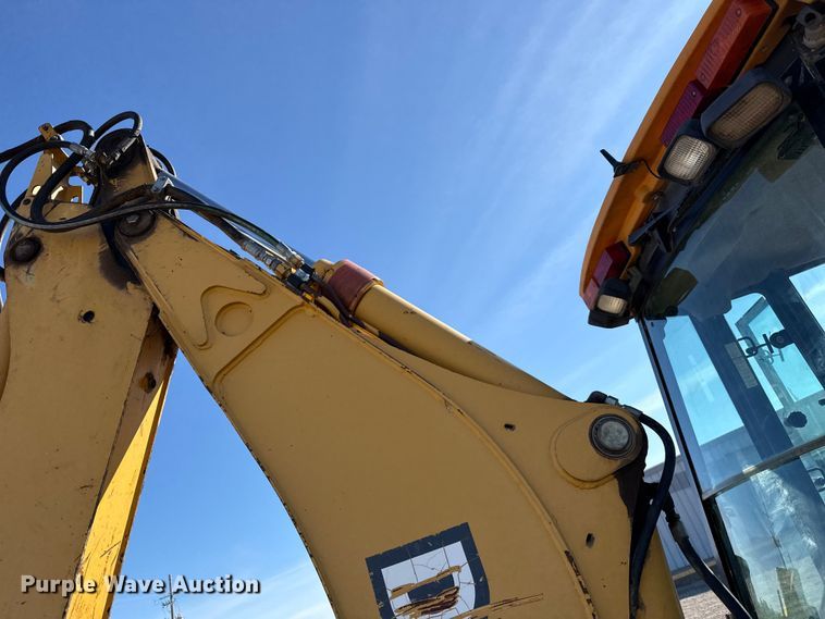 image for item EP2906 2004 John Deere 310SG backhoe