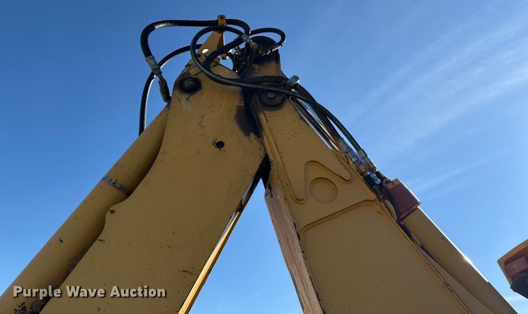 image for item EP2906 2004 John Deere 310SG backhoe