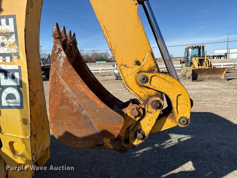 image for item EP2906 2004 John Deere 310SG backhoe