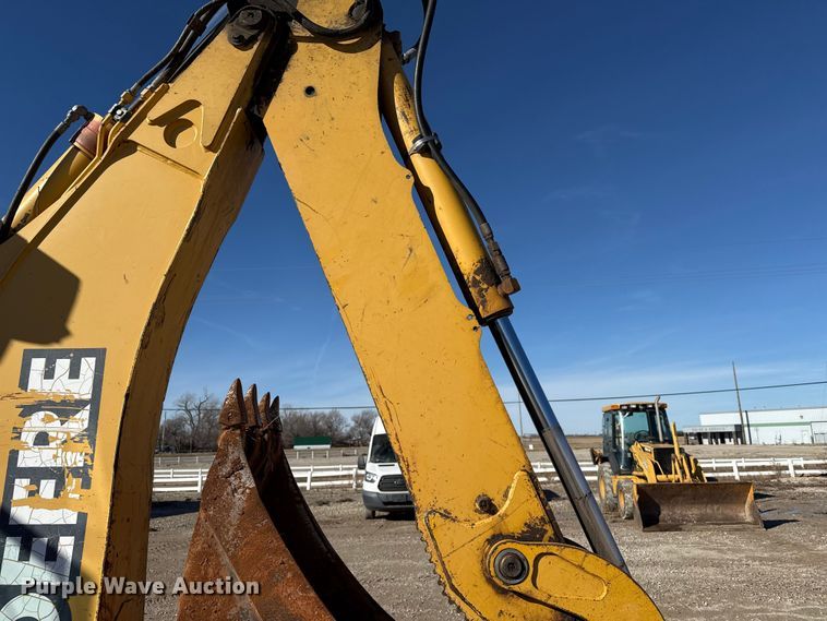 image for item EP2906 2004 John Deere 310SG backhoe