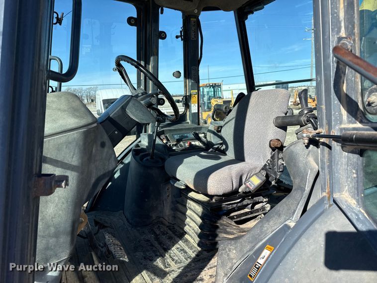 image for item EP2906 2004 John Deere 310SG backhoe