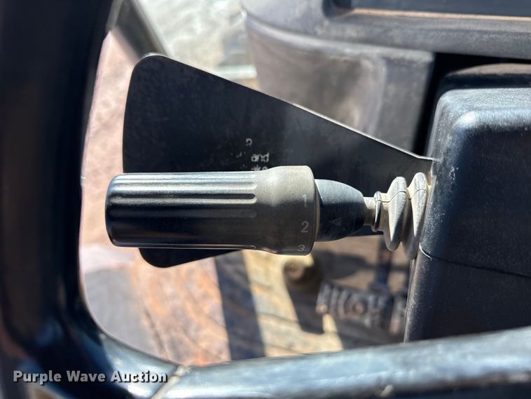 image for item EP2906 2004 John Deere 310SG backhoe