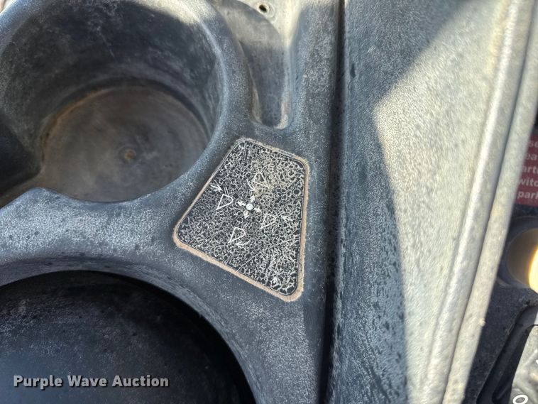 image for item EP2906 2004 John Deere 310SG backhoe