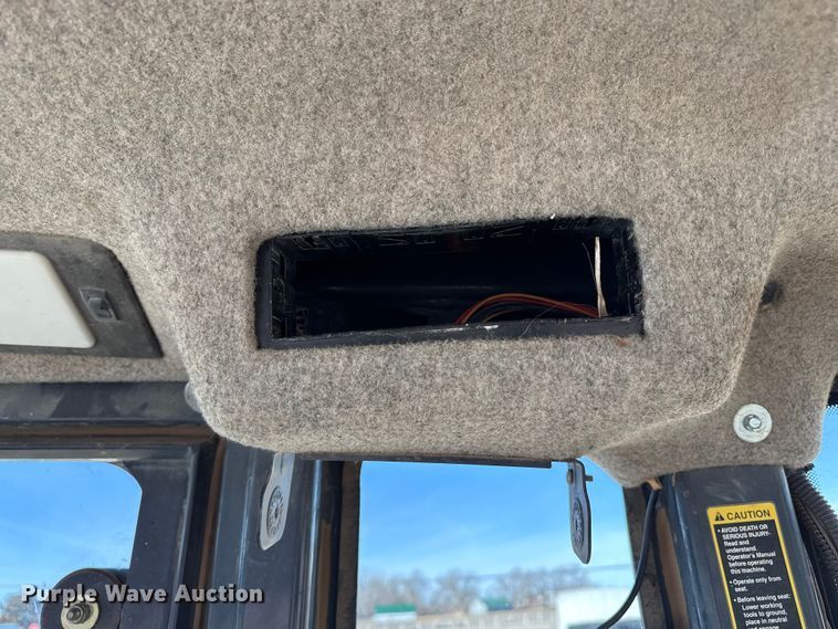 image for item EP2906 2004 John Deere 310SG backhoe