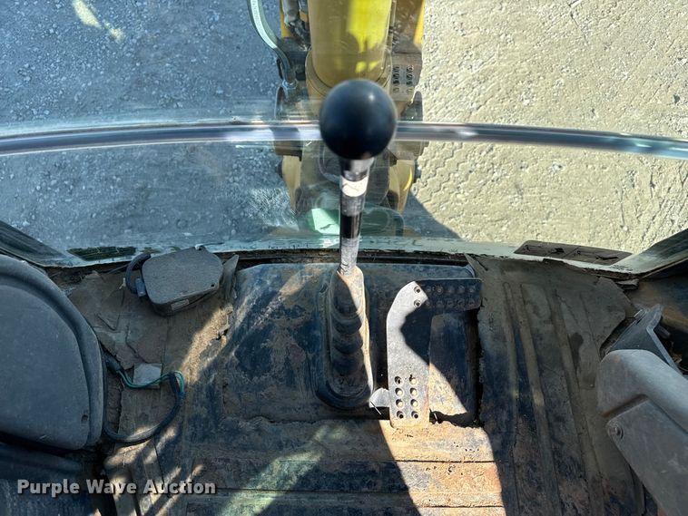 image for item EP2906 2004 John Deere 310SG backhoe