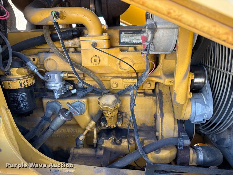 image for item EP2906 2004 John Deere 310SG backhoe