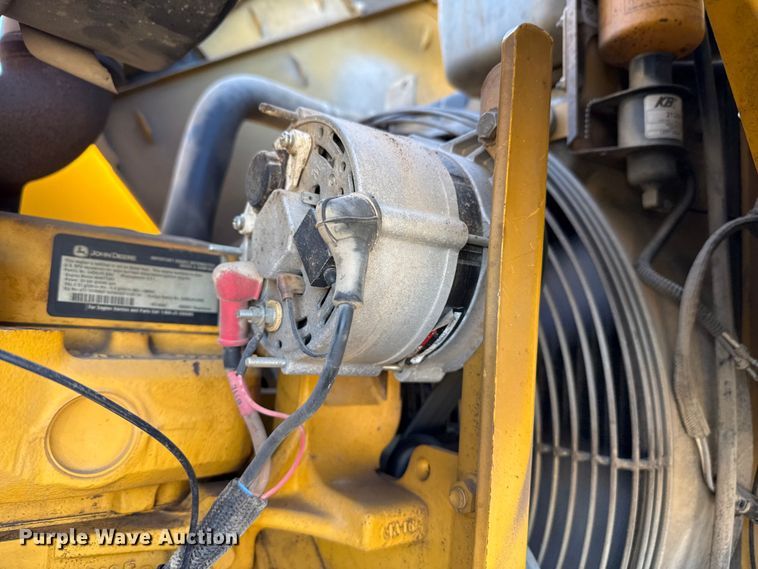 image for item EP2906 2004 John Deere 310SG backhoe