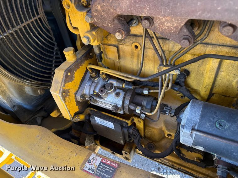 image for item EP2906 2004 John Deere 310SG backhoe