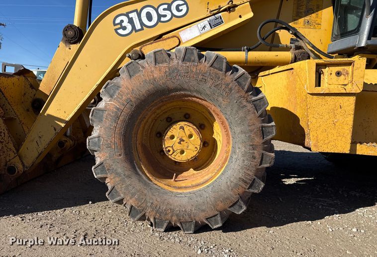 image for item EP2906 2004 John Deere 310SG backhoe