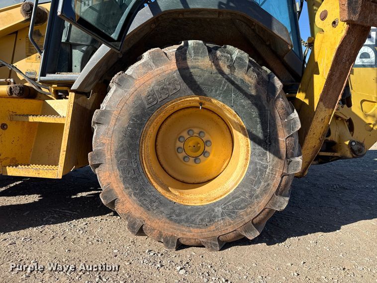 image for item EP2906 2004 John Deere 310SG backhoe