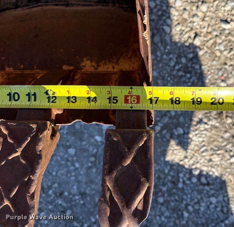 image for item EP2907 2001 Case 360 trencher