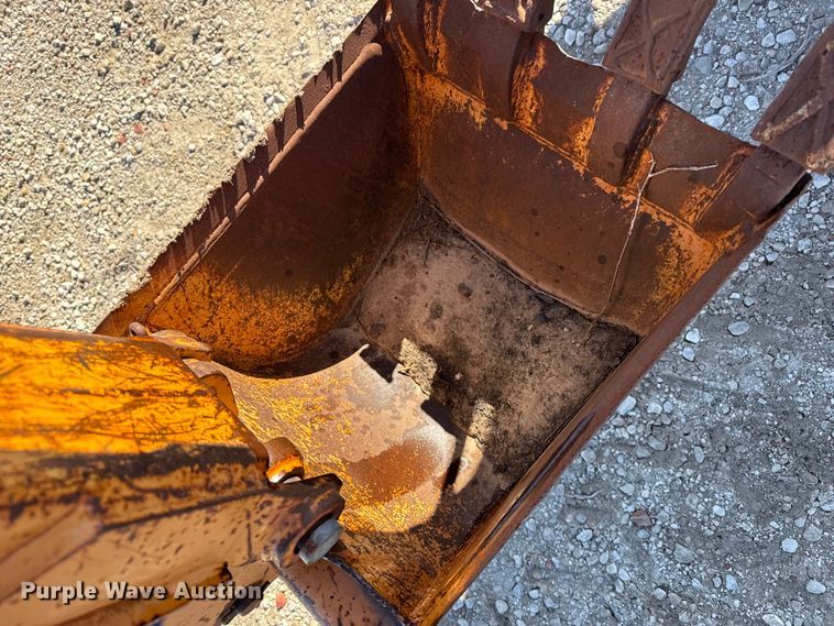 image for item EP2907 2001 Case 360 trencher