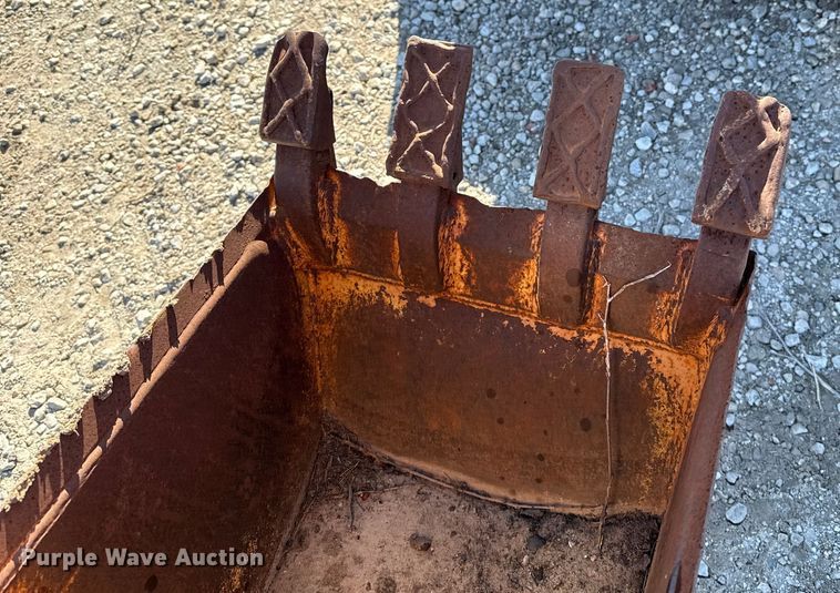 image for item EP2907 2001 Case 360 trencher