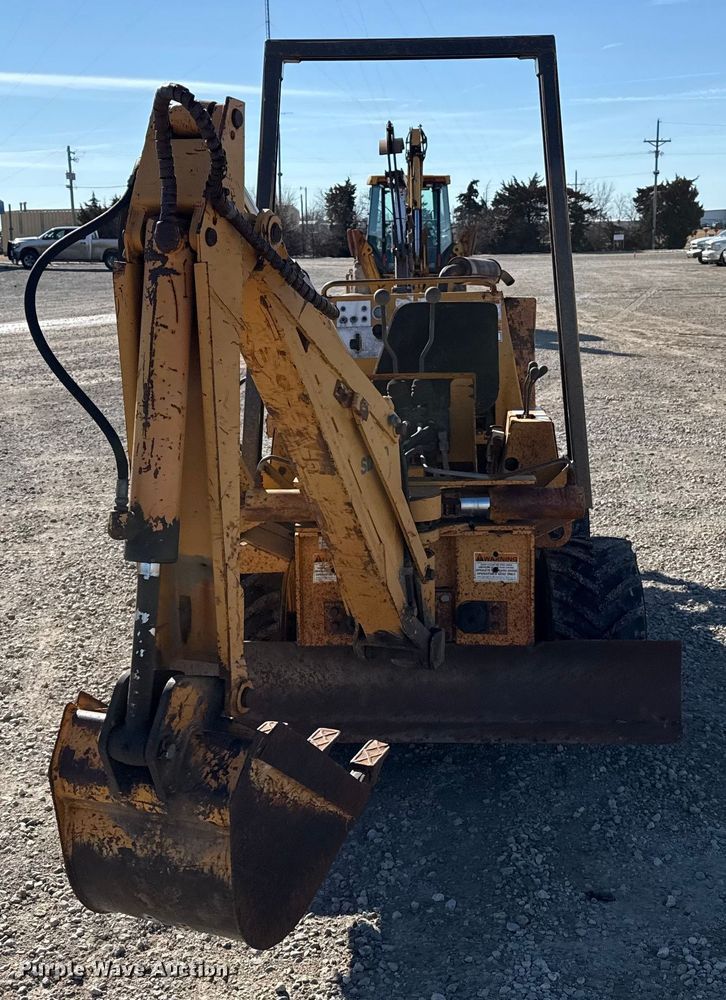 image for item EP2908 1995 Case 360 trencher