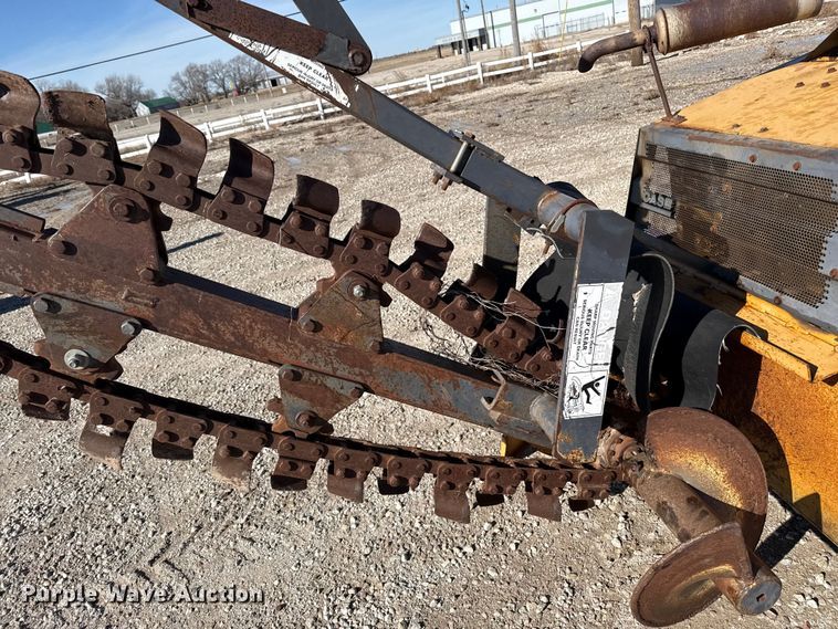 image for item EP2908 1995 Case 360 trencher