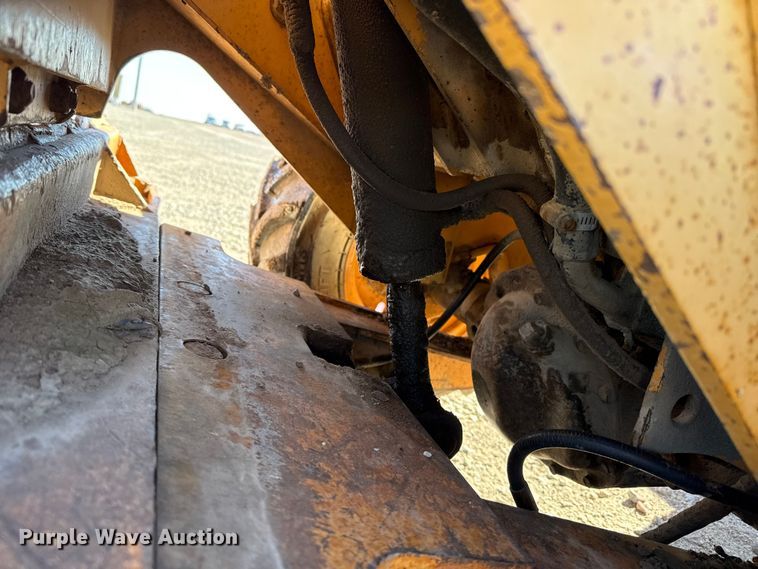 image for item EP2908 1995 Case 360 trencher