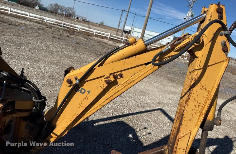 image for item EP2908 1995 Case 360 trencher