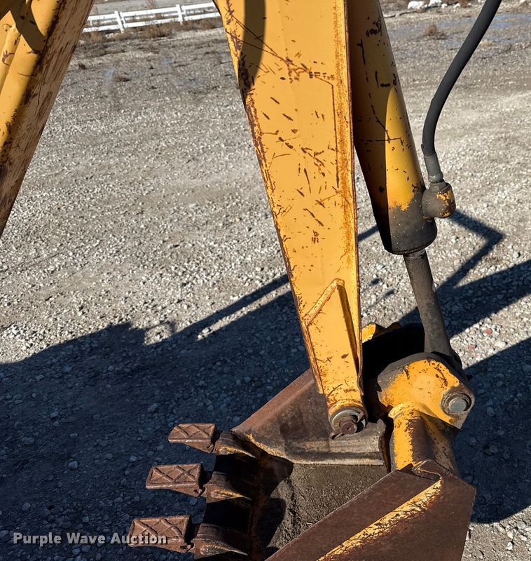 image for item EP2908 1995 Case 360 trencher