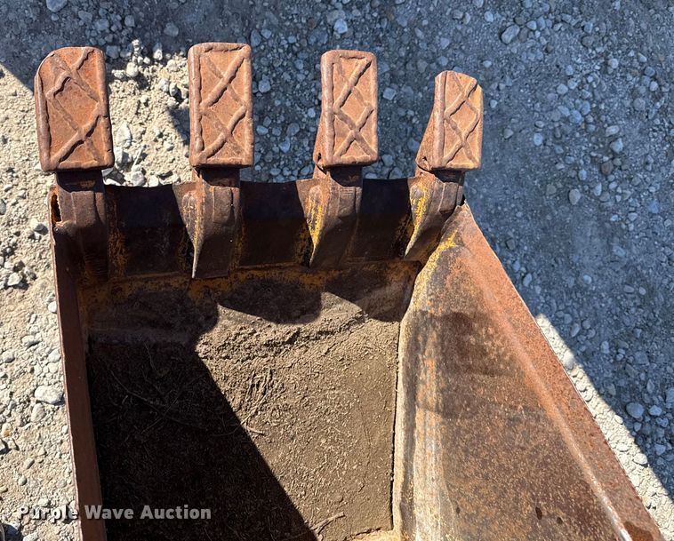 image for item EP2908 1995 Case 360 trencher