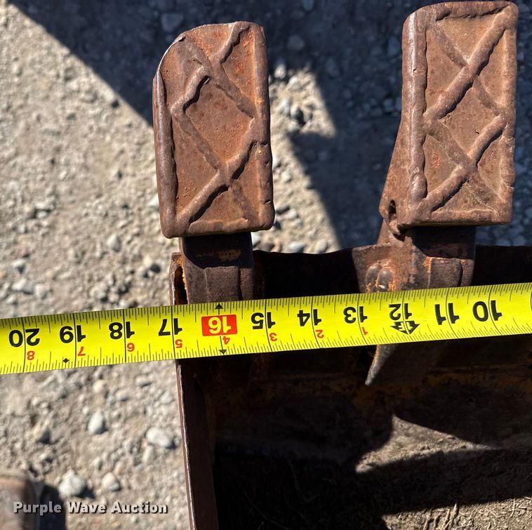 image for item EP2908 1995 Case 360 trencher