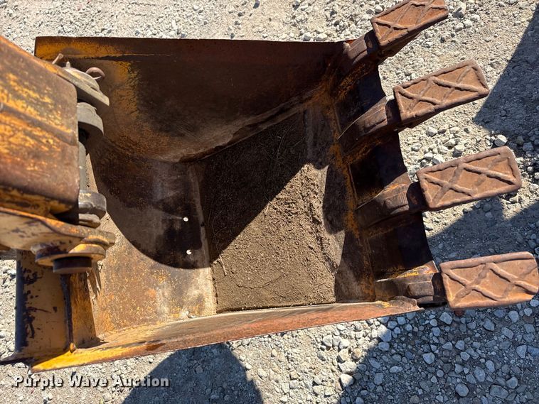 image for item EP2908 1995 Case 360 trencher