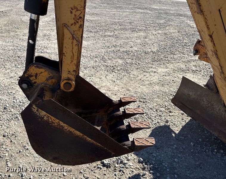 image for item EP2908 1995 Case 360 trencher