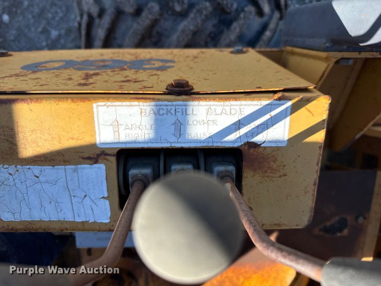 image for item EP2908 1995 Case 360 trencher